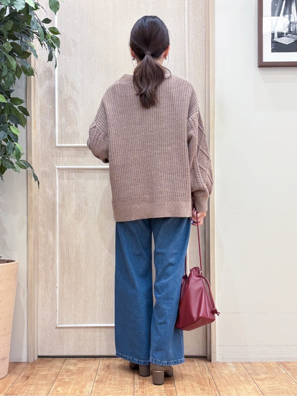 なみさんの「SHOO･LA･RUE｜グラフィックアソート ベーシックロンT」を使ったコーディネート
