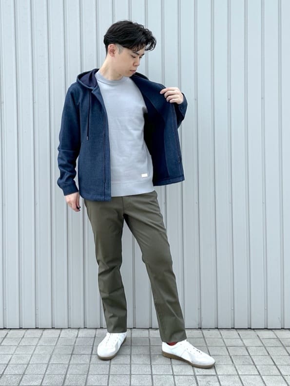 イッシーさんの「TAKEO KIKUCHI｜【JUST ONE LAYER】ダウンファブリックZIPパーカー」を使ったコーディネート