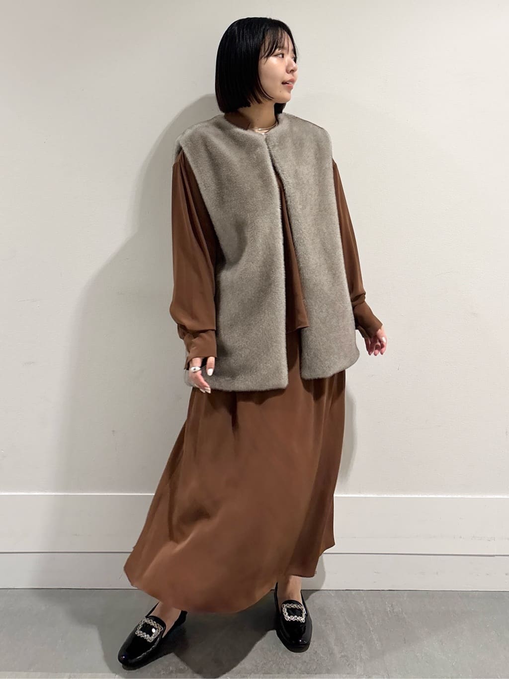 モエカさんの「UNTITLED｜【セットアップ可/スキッパー/ゆったり】リラクパウダーシャツ」を使ったコーディネート