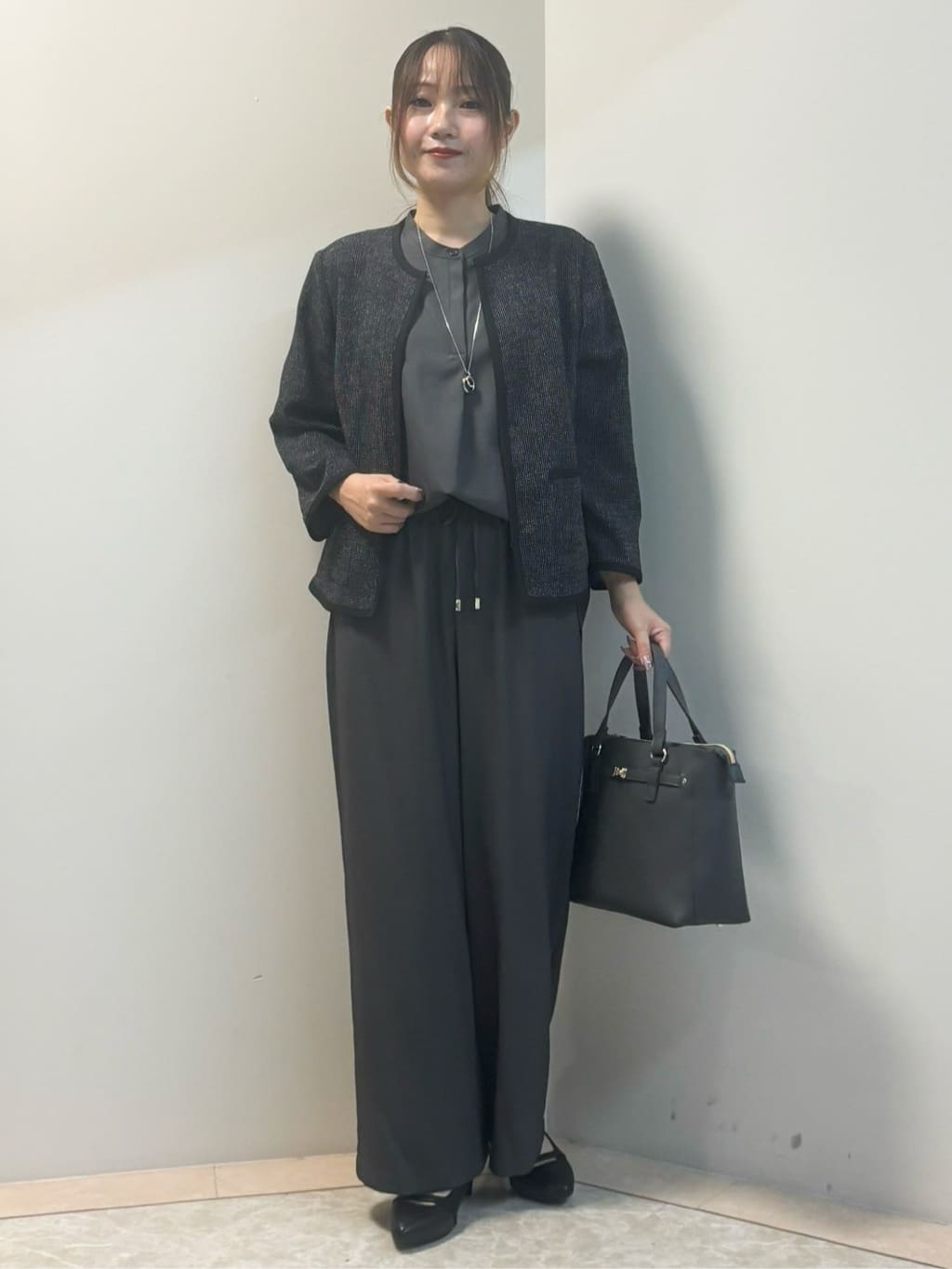 Sawaさんの「Reflect｜【E‐QUALITY／ウエスト総ゴム／セットアップ／単品使いOK◎】ブラウス＋ストレートパンツセット」を使ったコーディネート