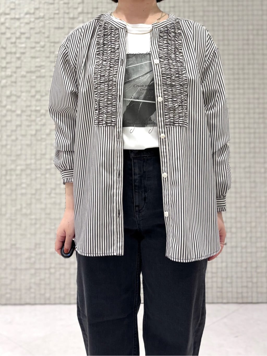 sakuさんの「INDIVI｜【UVケア】プリントフォトロングTシャツ」を使ったコーディネート