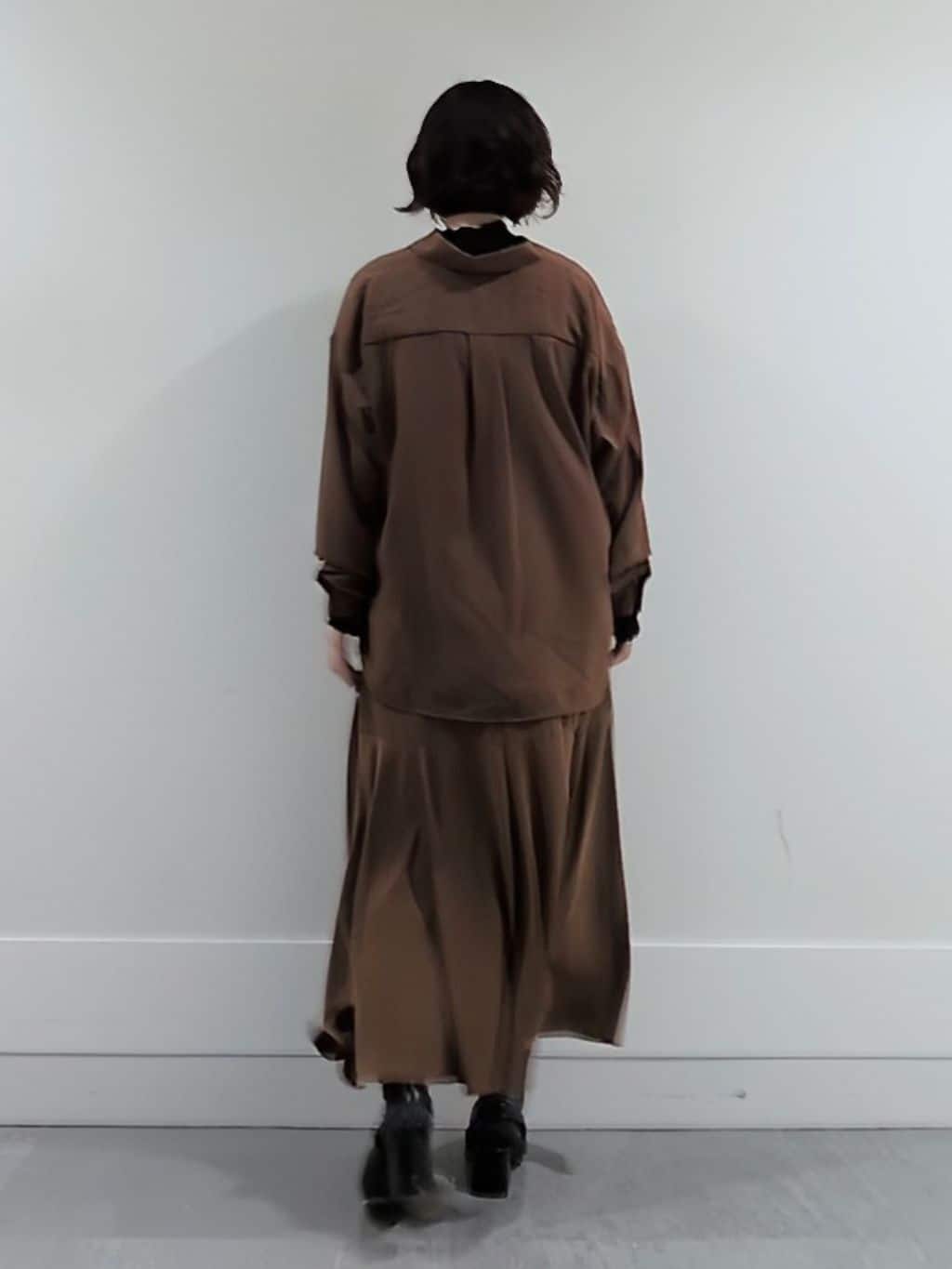 ミズタさんの「UNTITLED｜【セットアップ可/スキッパー/ゆったり】リラクパウダーシャツ」を使ったコーディネート