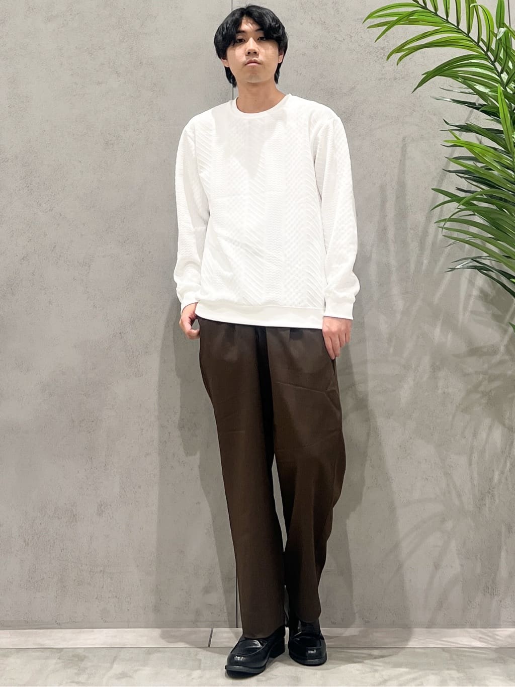 SHI-MAさんの「THE SHOP TK｜【無地に飽きた方へ】ふくれジャカードスウェット　洗濯機OK/6色展開/ユニセックスでおすすめ！」を使ったコーディネート
