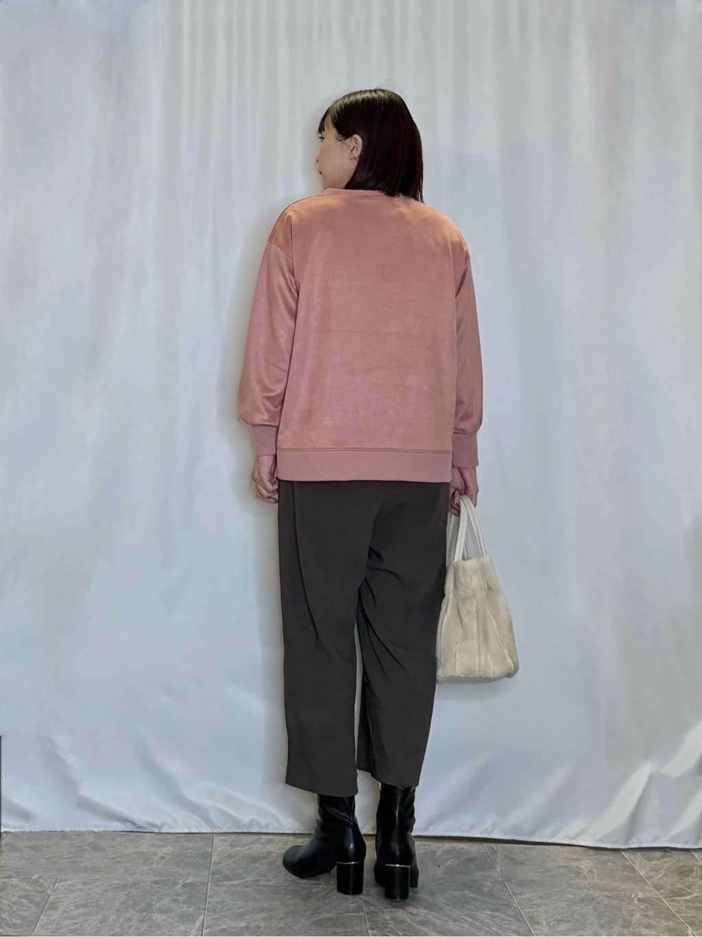 ネリさんの「SHOO･LA･RUE｜【着丈選べる/S-LL】触れる度ひんやり ゆるきれい イージーワイドパンツ」を使ったコーディネート