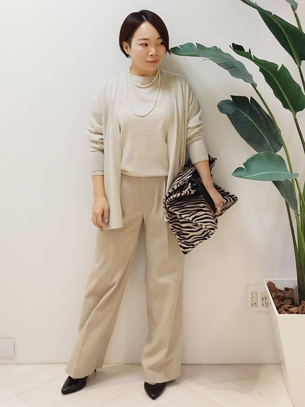 s u g iさんの「UNTITLED｜【アンサンブル可/洗える/ボタンなし】シルクウールカシミヤ 着流しカーディガン」を使ったコーディネート