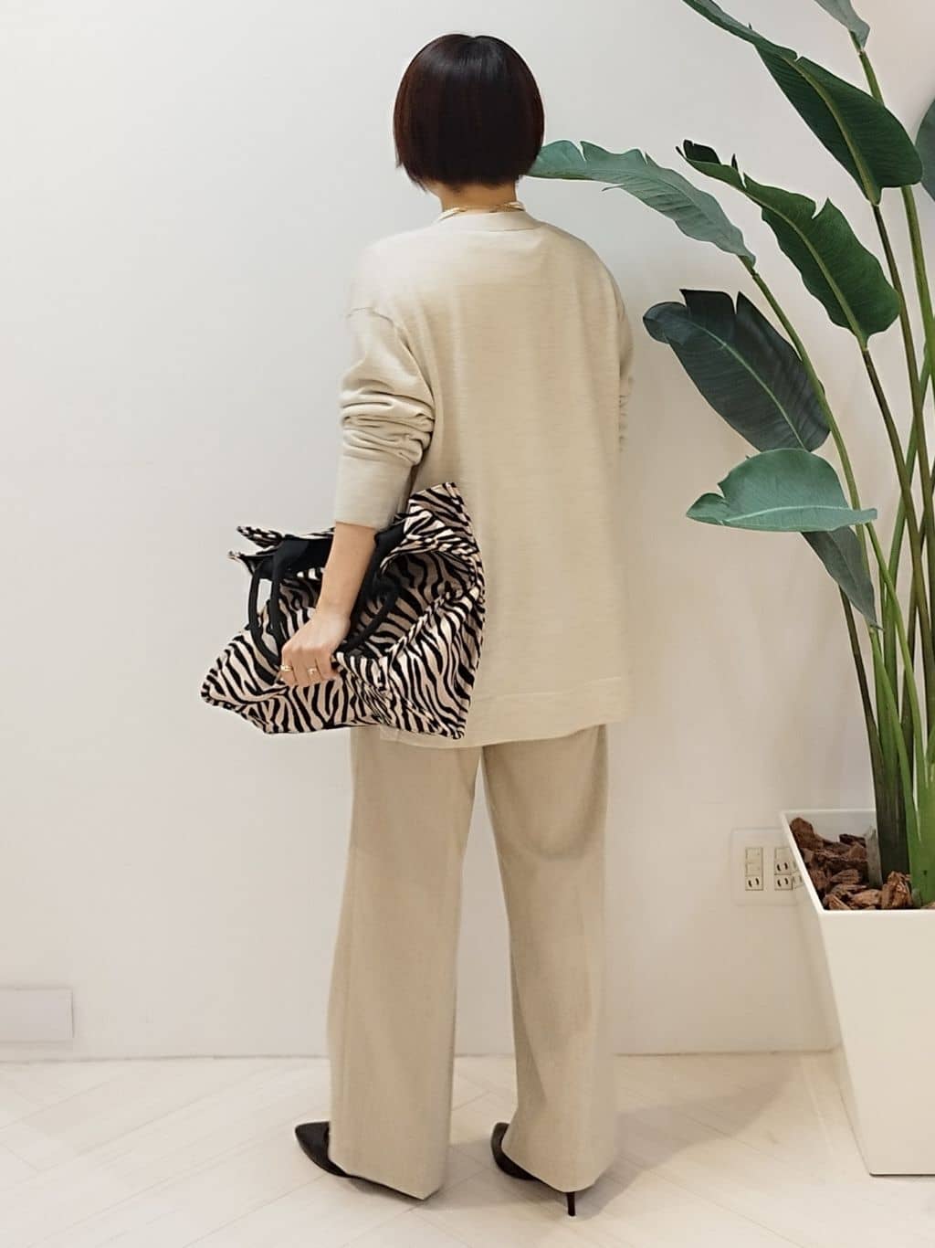 s u g iさんの「UNTITLED｜【アンサンブル可/洗える/ボタンなし】シルクウールカシミヤ 着流しカーディガン」を使ったコーディネート
