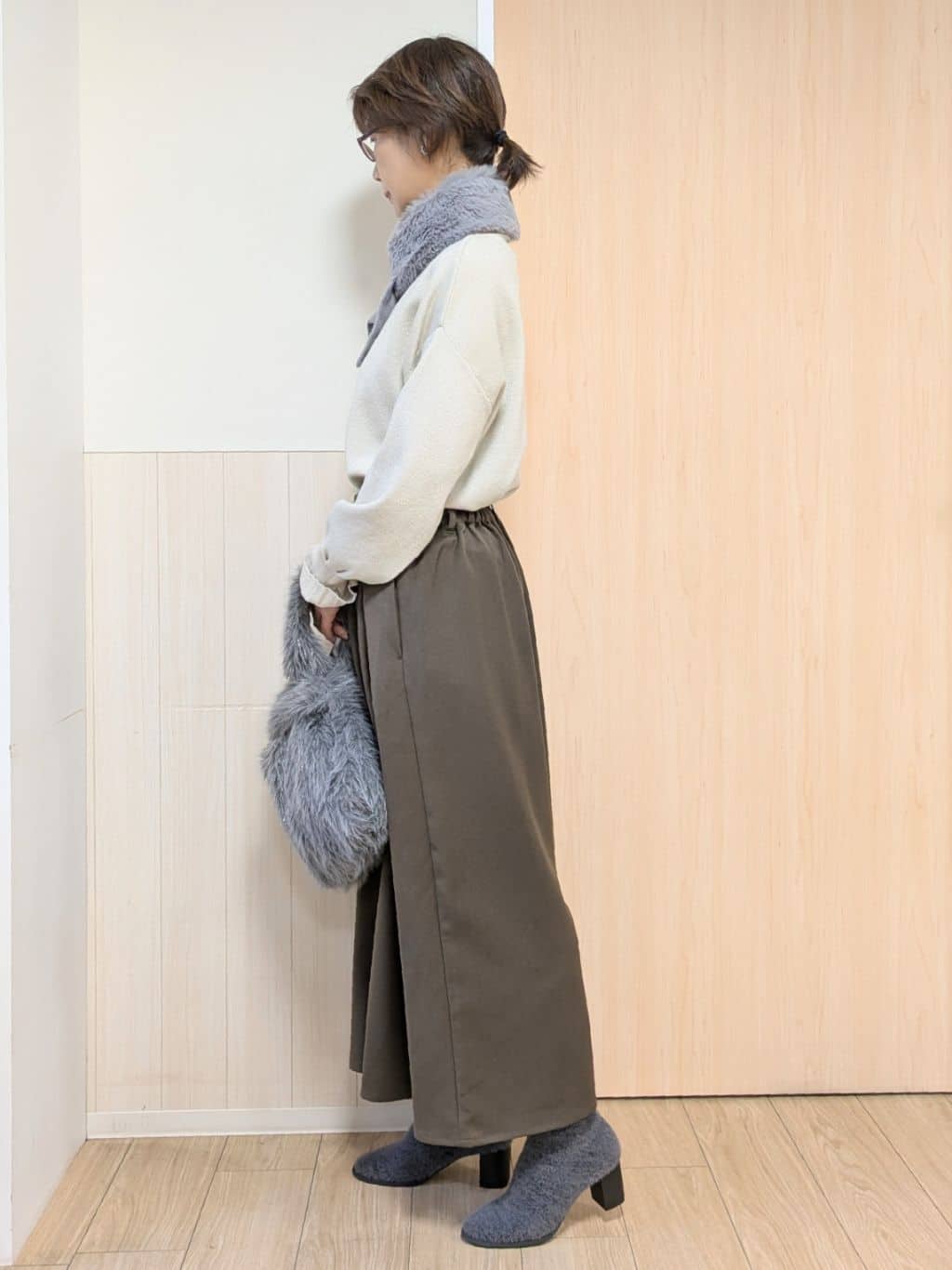 YuAさんの「SHOO･LA･RUE｜【S-LL/2点セット】脚のラインを拾いにくい ベルト付きタックスカーチョパンツ」を使ったコーディネート
