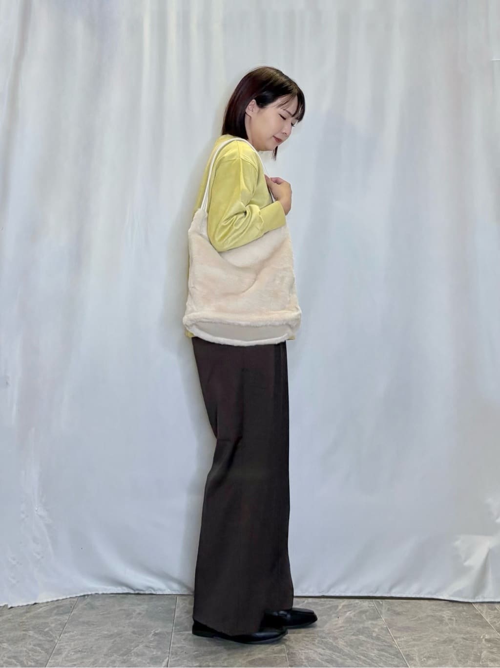 ネリさんの「SHOO･LA･RUE｜【洗濯機可/S-LL/高レビュー】上品シルエットで美しい イージーワイドパンツ」を使ったコーディネート