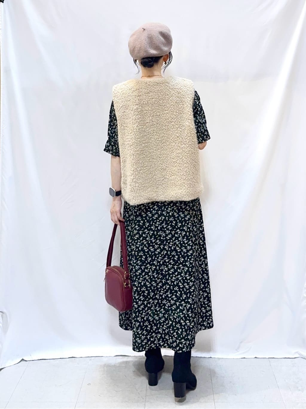 𝐇𝐢𝐫𝐨𝐦𝐢さんの「SHOO･LA･RUE｜ふわふわファーベスト」を使ったコーディネート