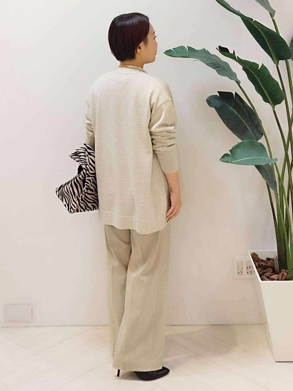 s u g iさんの「UNTITLED｜【アンサンブル可/洗える/ボタンなし】シルクウールカシミヤ 着流しカーディガン」を使ったコーディネート