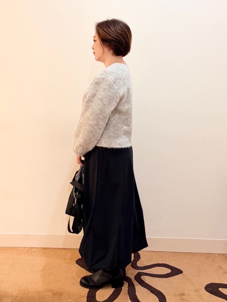 Misatoさんの「UNTITLED｜【ジャケット風/メタルボタン】アルパカ混シャギーカーディガン」を使ったコーディネート