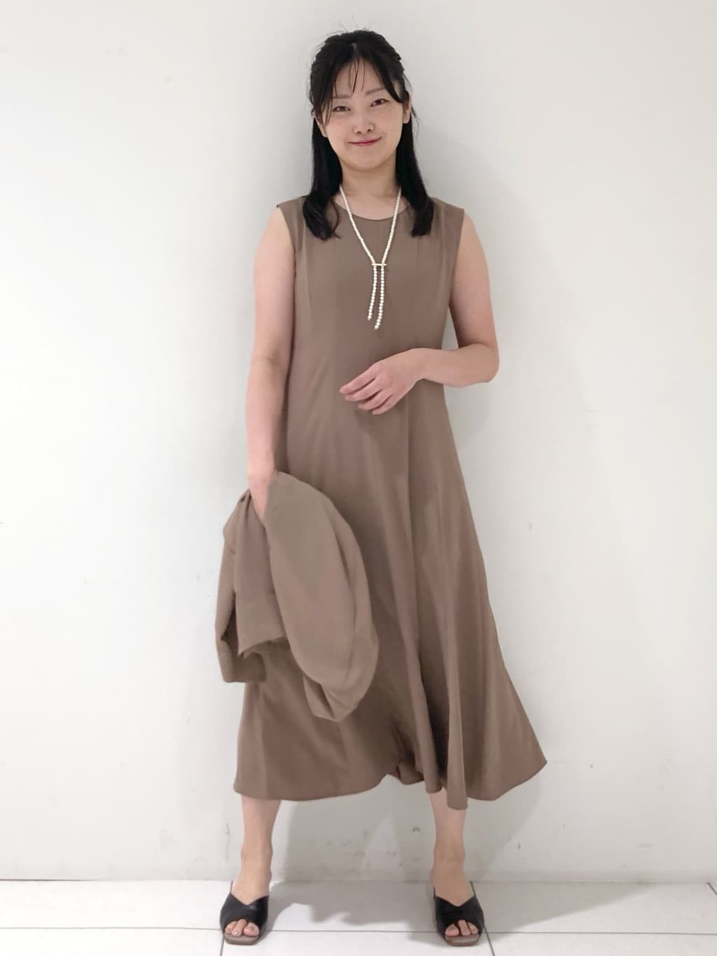 momokoさんの「INDIVI｜【軽く羽織れる！】ダブルジャケット」を使ったコーディネート