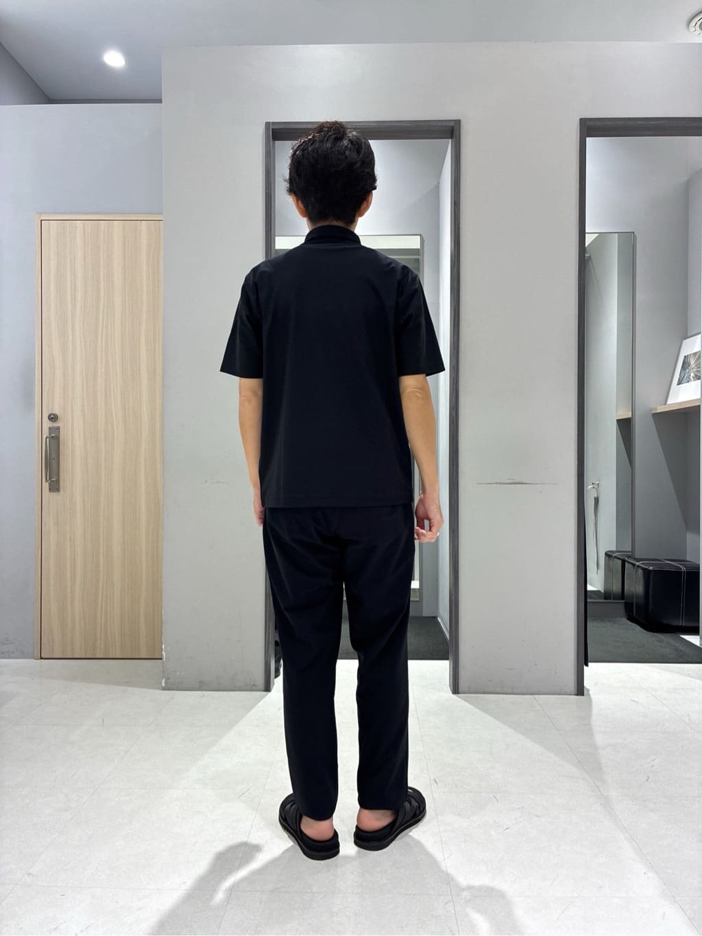 わいずみさんの「TAKEO KIKUCHI｜【COOL CITY WEAR】エアートール ポロシャツ /接触冷感・通気性」を使ったコーディネート