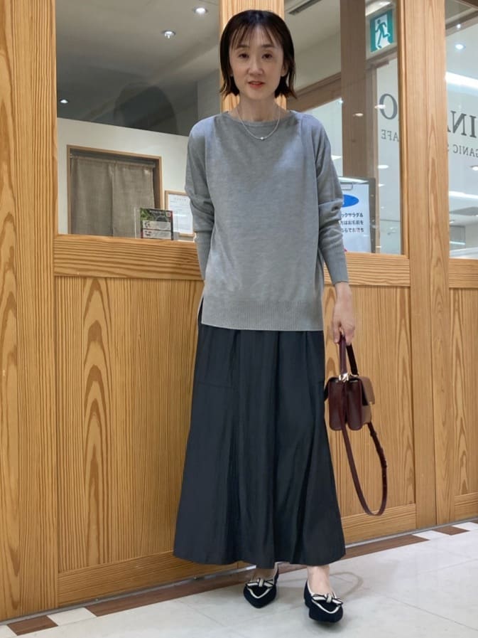 ゆうさんの「UNTITLED｜【8色展開/体型カバー】魅せるタイムレスニット」を使ったコーディネート