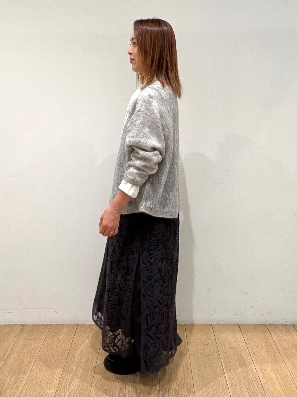 mikkoさんの「INDIVI｜【キッドモヘヤ素材】ラウンドヘムニット」を使ったコーディネート