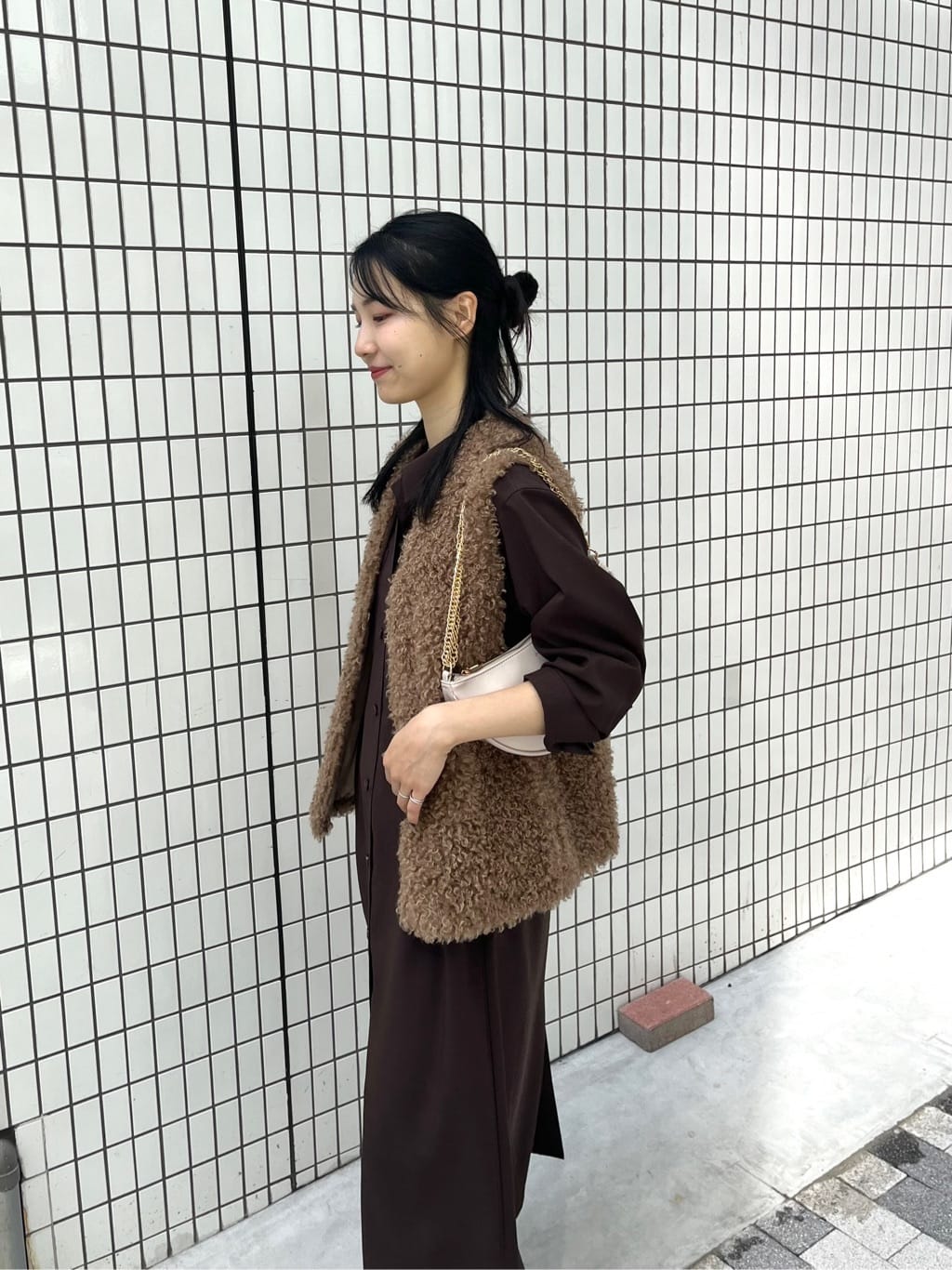 sachikoさんの「OPAQUE.CLIP｜カーリーフェイクファーベスト【洗濯機OK】」を使ったコーディネート