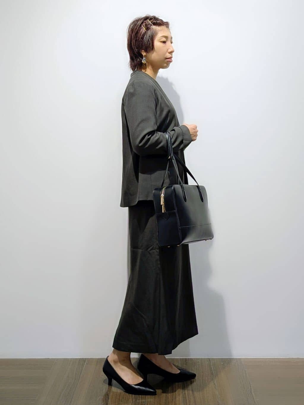 4410さんの「THE SHOP TK｜【すっきりシルエットが叶う】大人のためのVネックニット/毛玉になりにくい/静電気防止/洗濯機OK」を使ったコーディネート