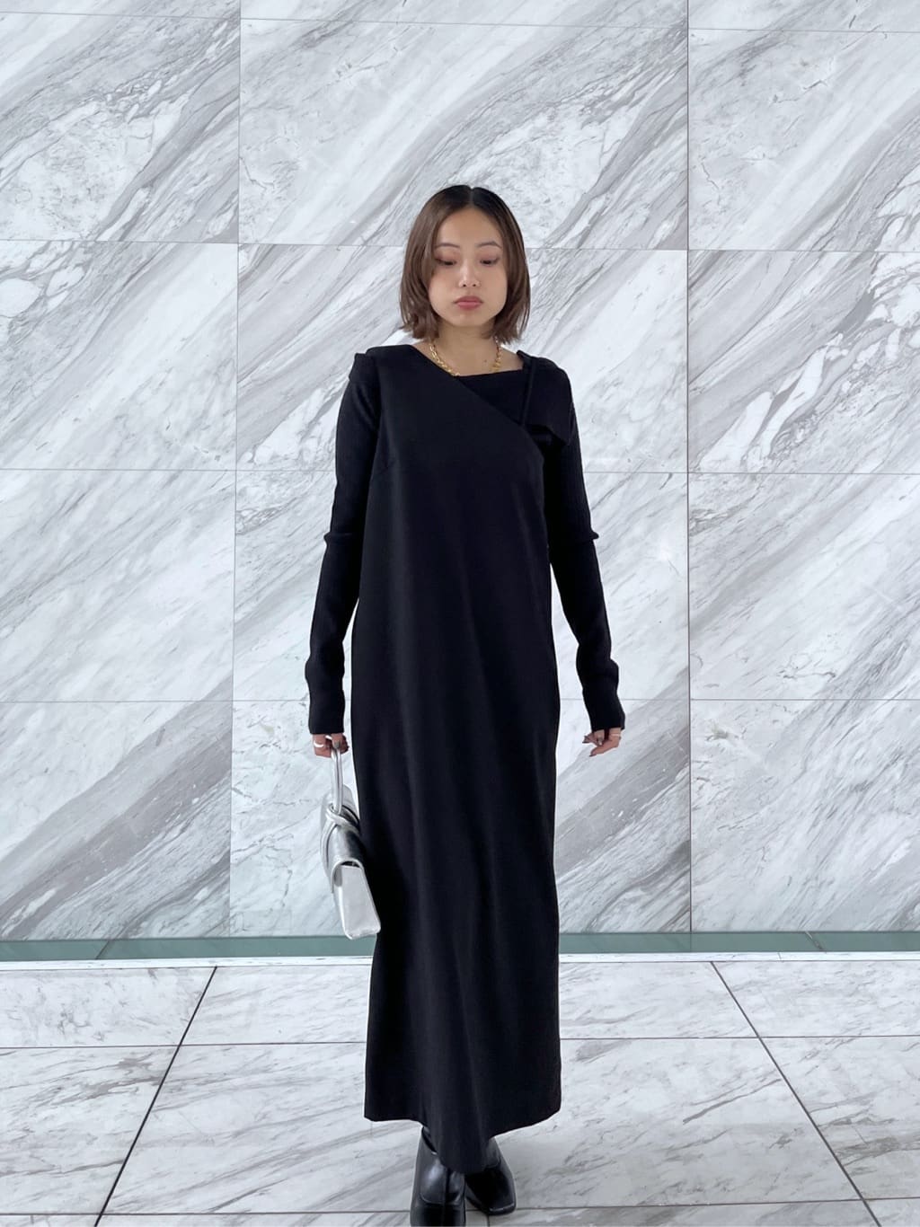 Harukaさんの「INDIVI｜【再入荷】アシメオフショルニット」を使ったコーディネート