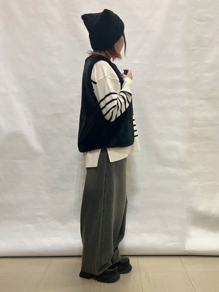 YUIさんの「SHOO･LA･RUE｜【S-LL】立体カーブデニムパンツ」を使ったコーディネート
