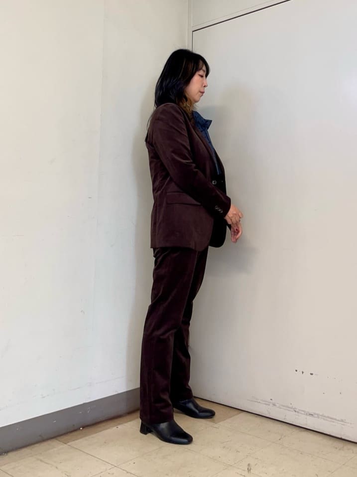 iwさんの「TAKEO KIKUCHI｜【Sサイズ～】ストレッチコーデュロイ ジャケット」を使ったコーディネート