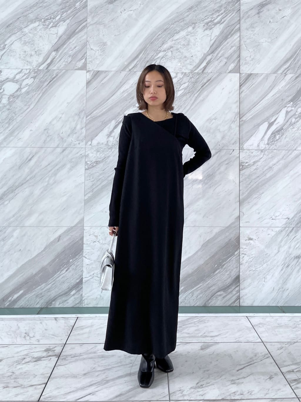 Harukaさんの「INDIVI｜【再入荷】アシメオフショルニット」を使ったコーディネート