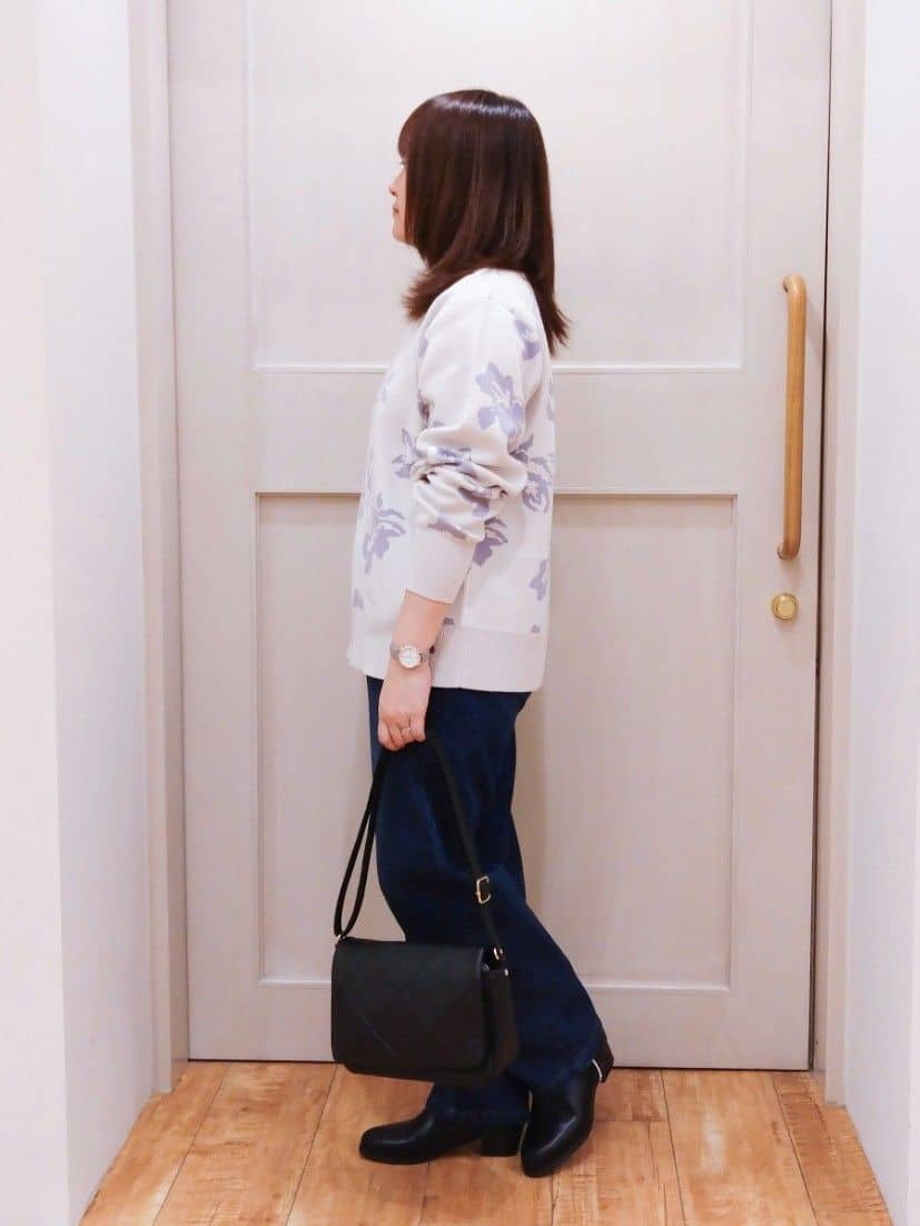 みーさんの「SHOO･LA･RUE｜【S-LL】程よくゆったりな 柔らかデニムテーパードパンツ」を使ったコーディネート