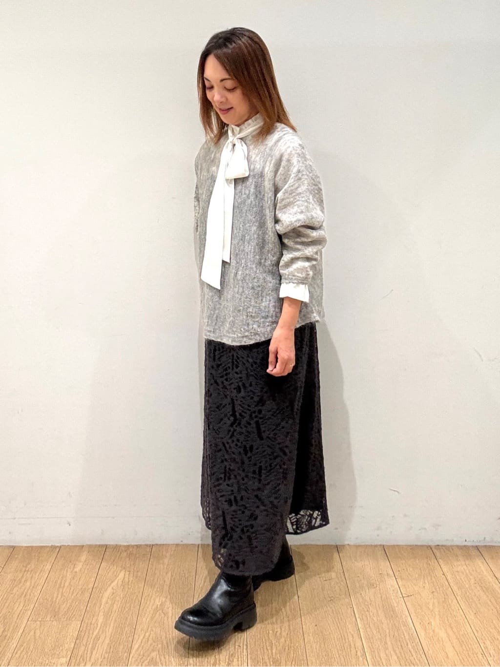 mikkoさんの「INDIVI｜【キッドモヘヤ素材】ラウンドヘムニット」を使ったコーディネート