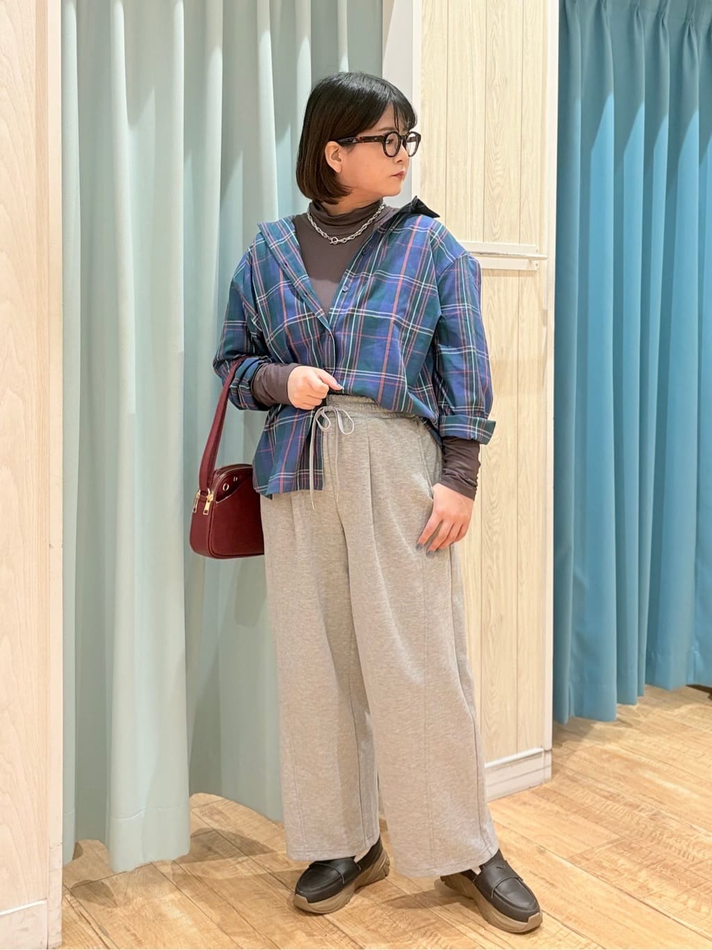 砂糖さんの「SHOO･LA･RUE｜【洗濯機可/S-LL】程よい抜け感 大人のチェックシャツ」を使ったコーディネート