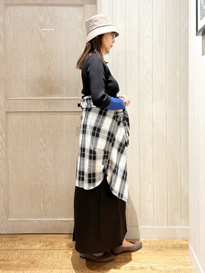 yukaさんの「SHOO･LA･RUE｜【洗濯機可】やわらかレザー調ナロースカート」を使ったコーディネート