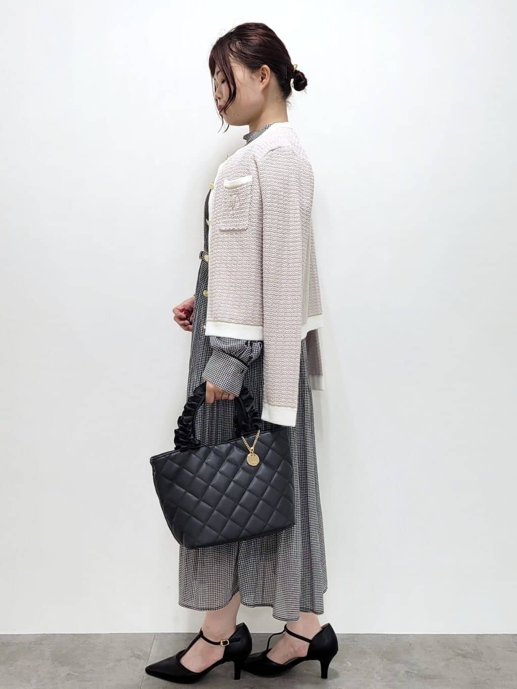 kinaさんの「index｜ロゴ刺繍クルーカーディガン【洗濯機洗い可】」を使ったコーディネート