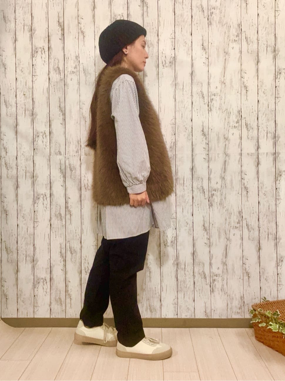 mizuさんの「SHOO･LA･RUE｜【洗濯後しわになりにくい/吸水速乾/UVカット】着こなしで雰囲気いろいろ　お袖シャーリングシャツ」を使ったコーディネート
