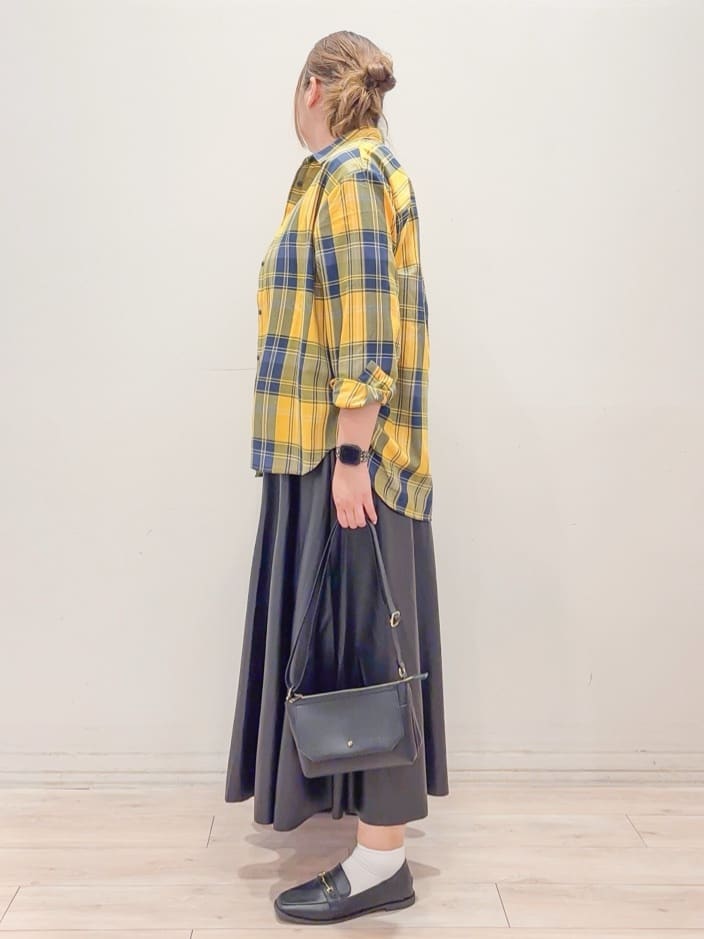 naoさんの「SHOO･LA･RUE｜【洗濯機可/S-LL】程よい抜け感 大人のチェックシャツ」を使ったコーディネート