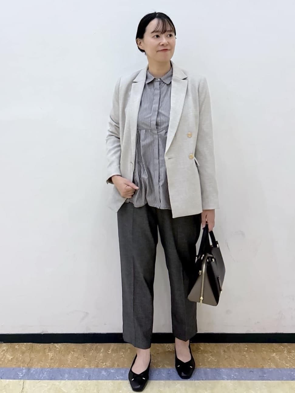 akariさんの「index｜ウールライクストレッチテーパードパンツ／セットアップ対応【洗濯機OK】」を使ったコーディネート