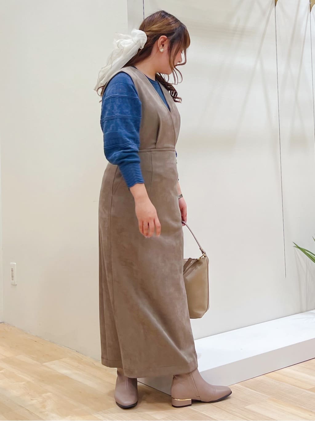 みことさんの「grove｜【最終お値下げ！！】袖レース編みラグランスリーブニット」を使ったコーディネート