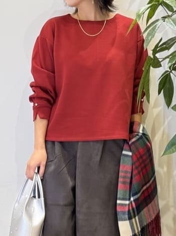 misakiさんの「SHOO･LA･RUE｜【S-LL】大人のデイリースタイルに お袖タック フェイクパール付きトップス」を使ったコーディネート