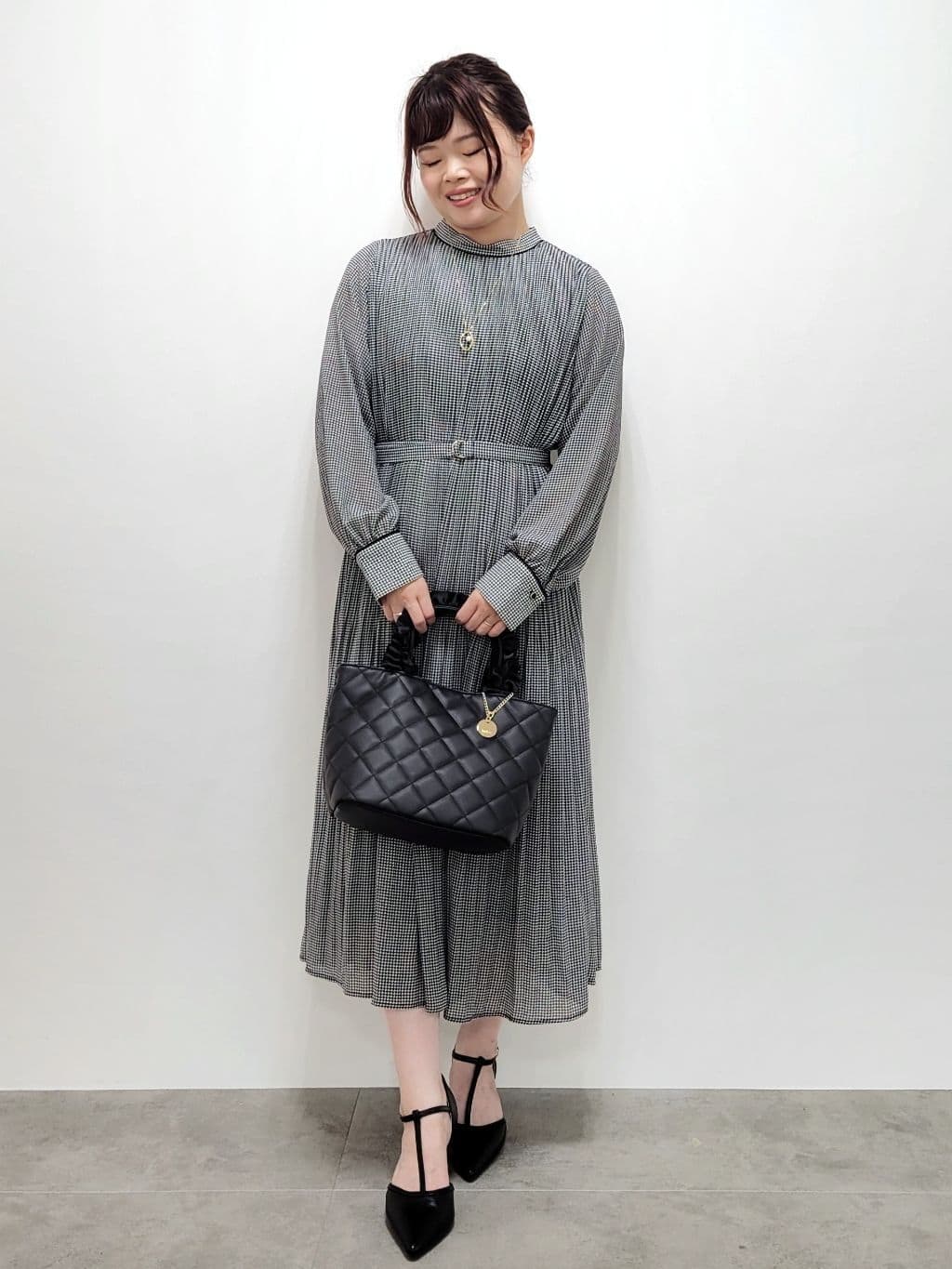 kinaさんの「index｜ロゴ刺繍クルーカーディガン【洗濯機洗い可】」を使ったコーディネート