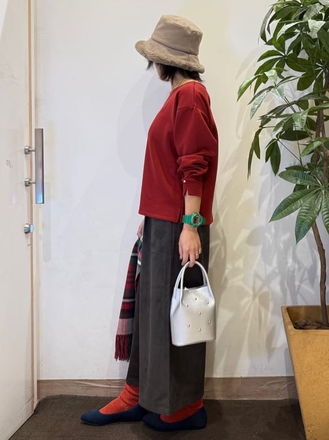 misakiさんの「SHOO･LA･RUE｜【S-LL】大人のデイリースタイルに お袖タック フェイクパール付きトップス」を使ったコーディネート