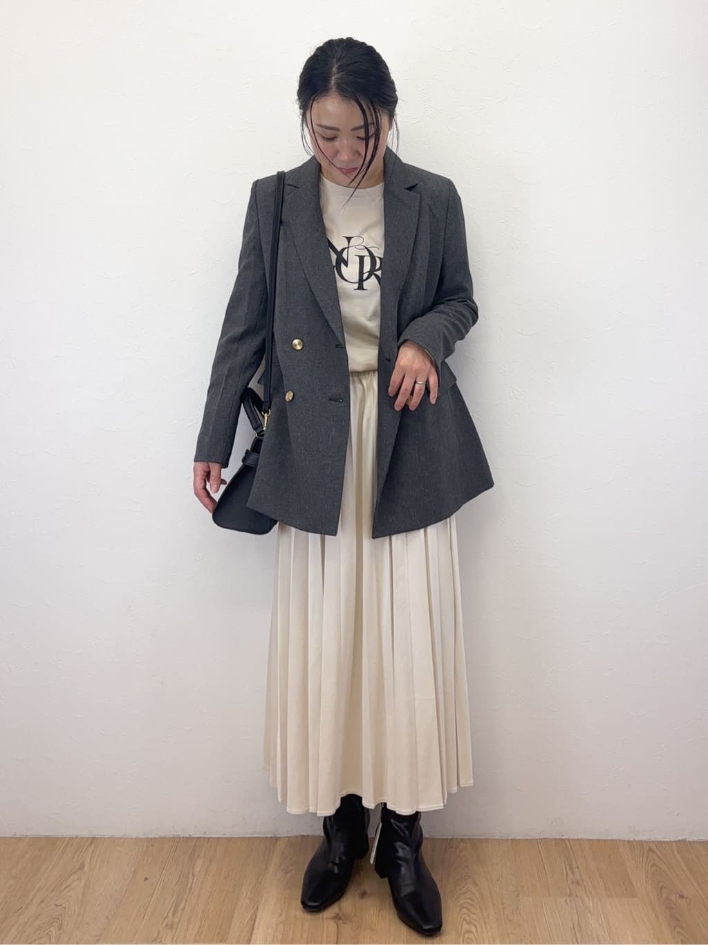 Takeさんの「OPAQUE.CLIP｜ロングロゴTシャツ【洗濯機OK】」を使ったコーディネート