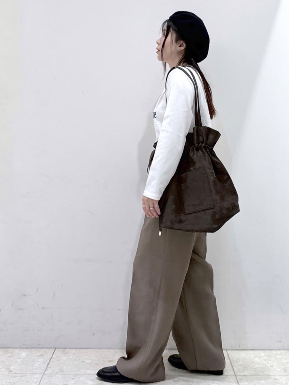 mameさんの「OPAQUE.CLIP｜ロングロゴTシャツ【洗濯機OK】」を使ったコーディネート
