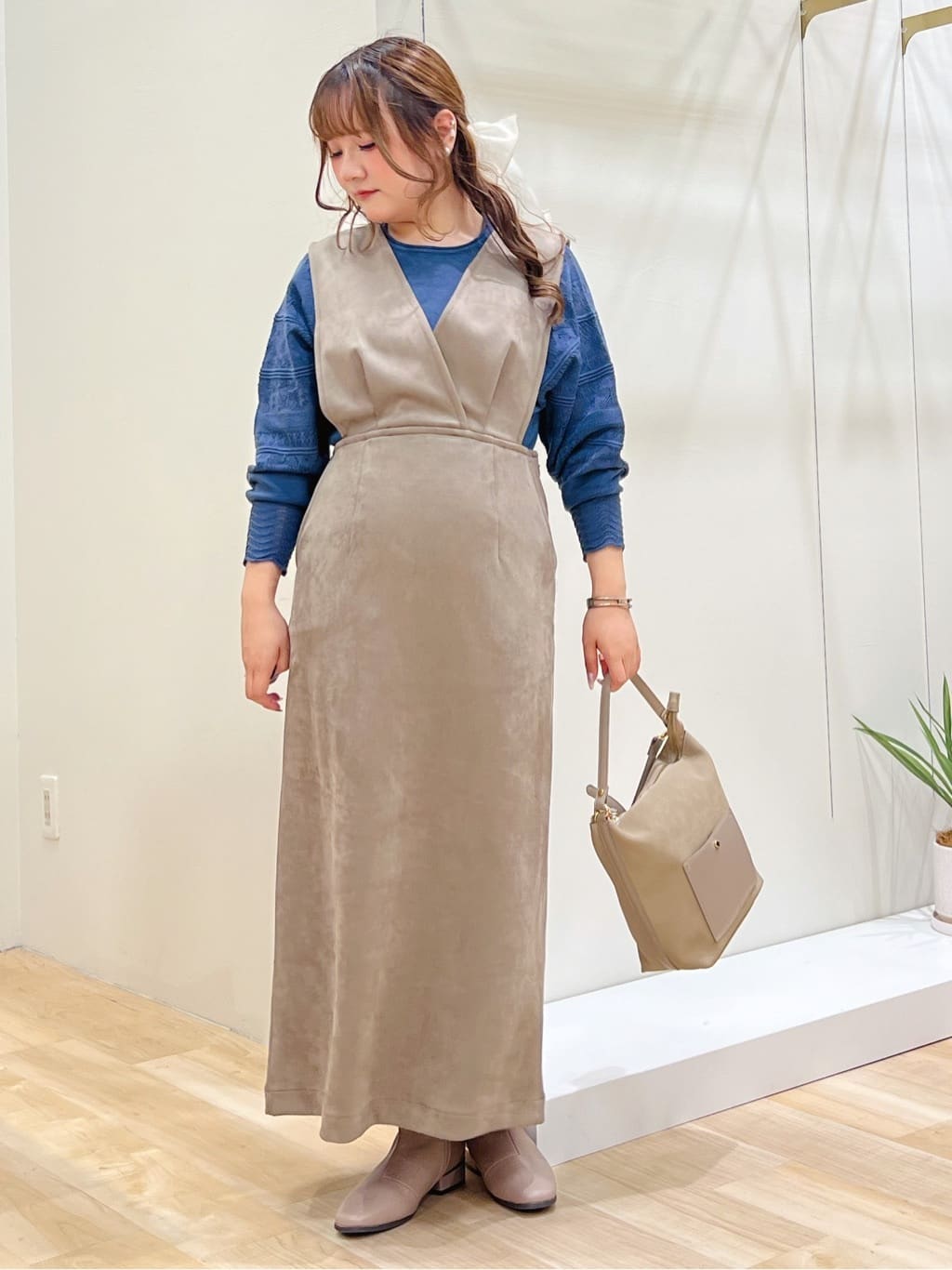みことさんの「grove｜【最終お値下げ！！】袖レース編みラグランスリーブニット」を使ったコーディネート