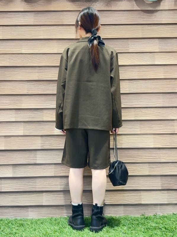 himiさんの「SHOO･LA･RUE｜【洗濯機可/S-LL】周りと差がつく チェーンステッチロゴロンT」を使ったコーディネート