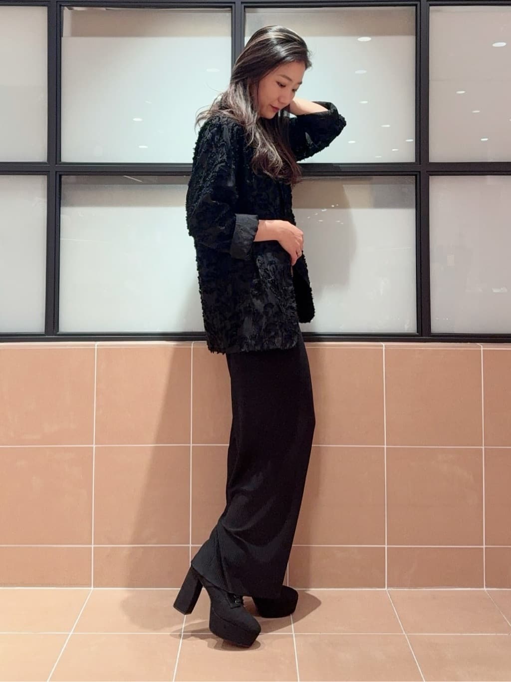 kaoriさんの「ESPERANZA｜【ラク盛り／ショートブーツ】リピーター続出／脚長美脚　厚底レースアップブーツ」を使ったコーディネート