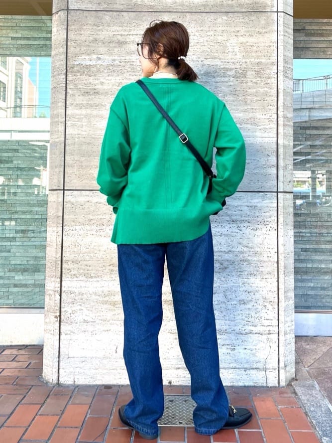 harusakuさんの「SHOO･LA･RUE｜【洗濯機可/S-LL】キーネックですっきり見え サイドスリット入りカーディガン【CIRCRIC】」を使ったコーディネート
