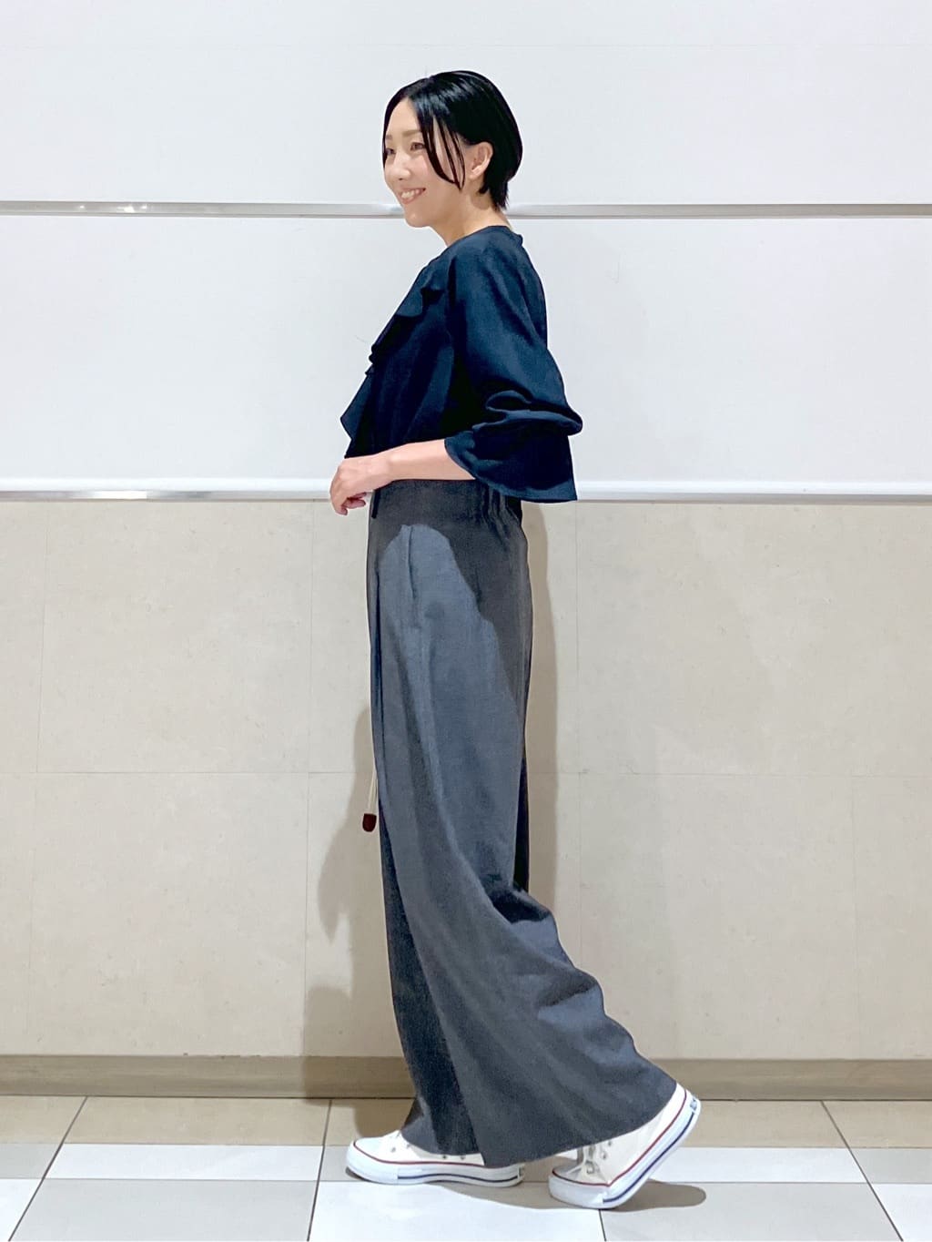 eriko さんの「Dessin｜【セットアップ可・洗える】ハイウエストタックパンツ」を使ったコーディネート