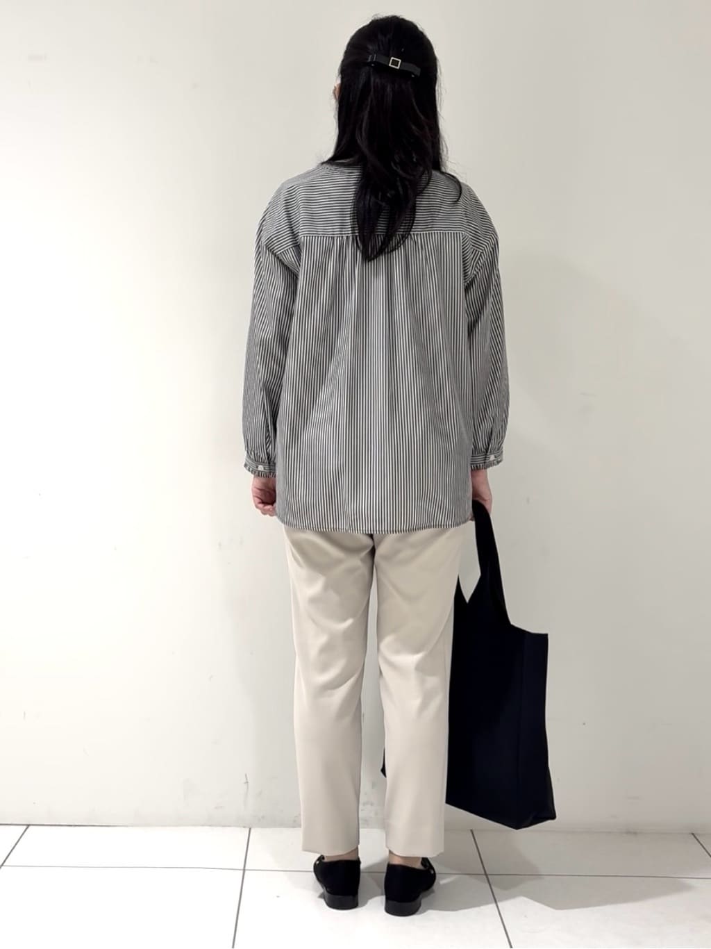 momokoさんの「INDIVI｜【洗える】胸元タックフリル長袖ブラウス」を使ったコーディネート