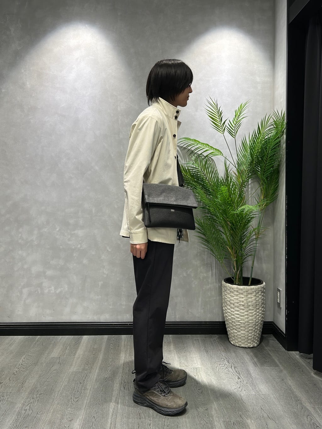 ruiさんの「TAKEO KIKUCHI｜【3D ナイロン ストレッチ】スタンドカラー シャツブルゾン」を使ったコーディネート