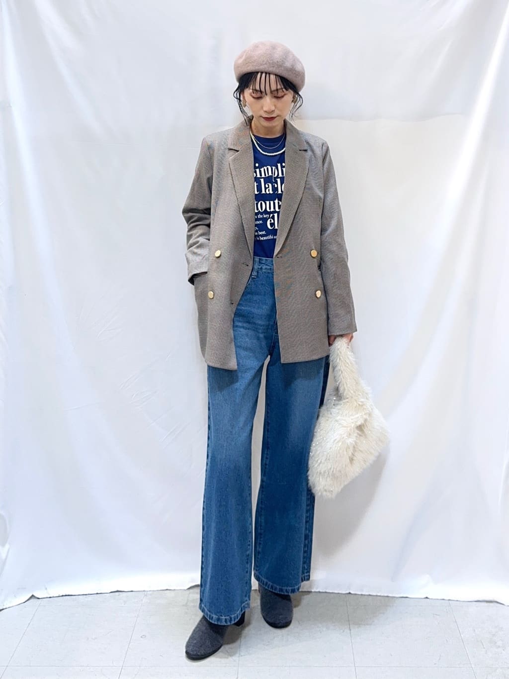 𝐇𝐢𝐫𝐨𝐦𝐢さんの「SHOO･LA･RUE｜グラフィックアソート ベーシックロンT」を使ったコーディネート