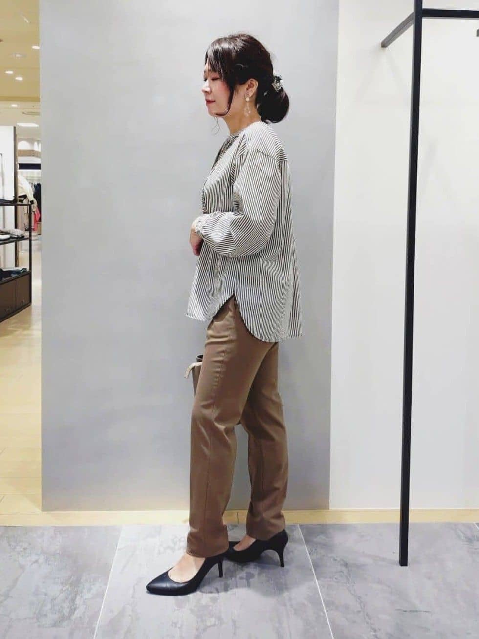 TOMOMIさんの「INDIVI｜【褒められパンツ/ウール混】スティックパンツ」を使ったコーディネート