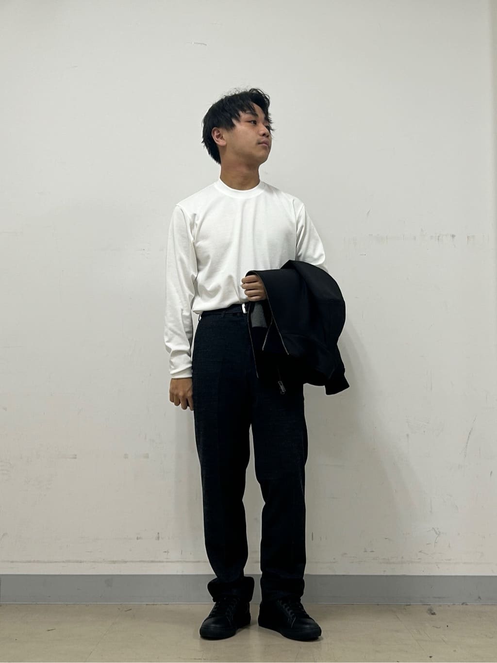 Hiroさんの「TAKEO KIKUCHI｜【JUST ONE LAYER】ダウンファブリック ジップアップ リブ ブルゾン」を使ったコーディネート