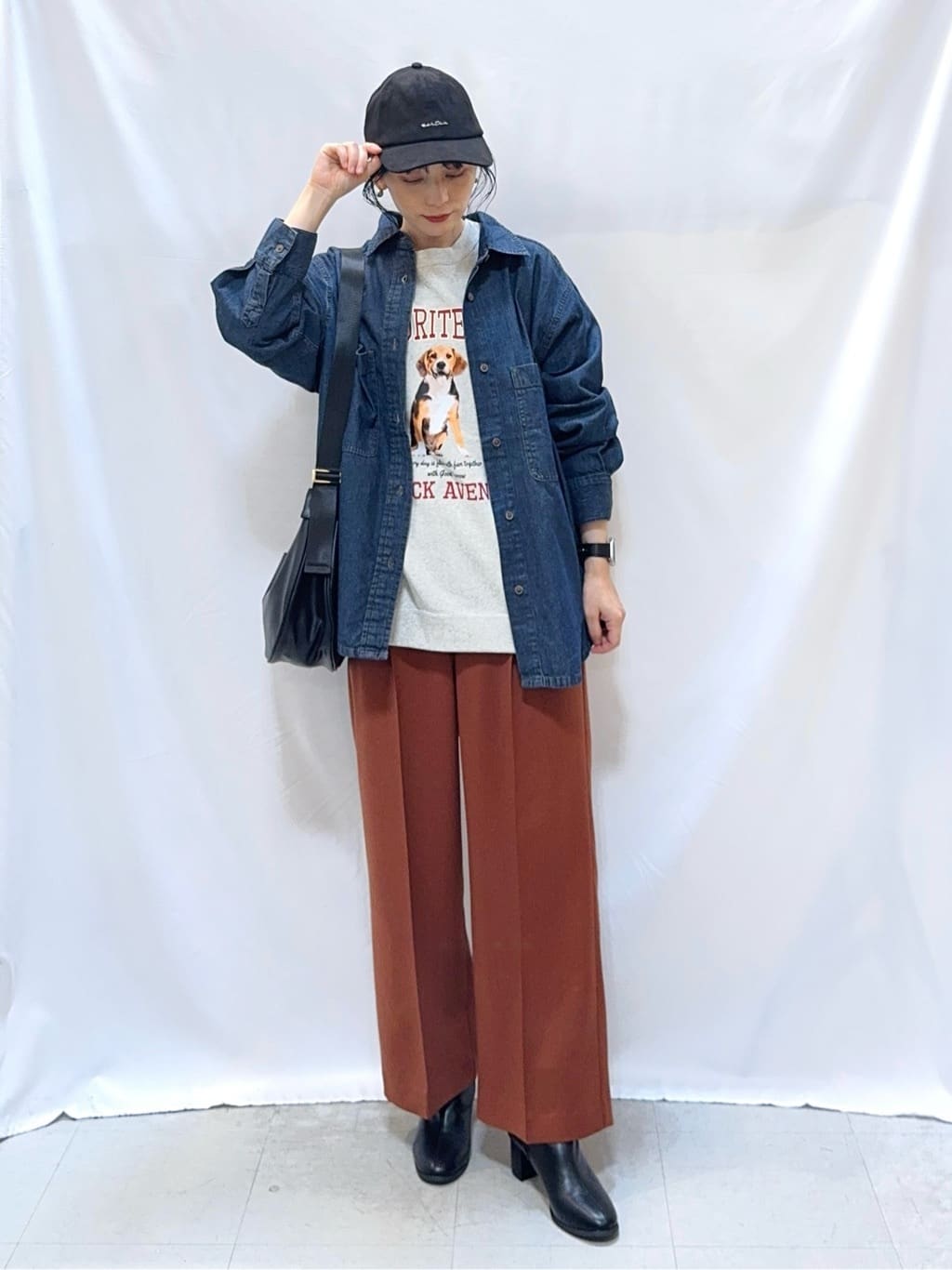 𝐇𝐢𝐫𝐨𝐦𝐢さんの「SHOO･LA･RUE｜配色ステッチがポイント 襟付きジップニットカーディガン」を使ったコーディネート
